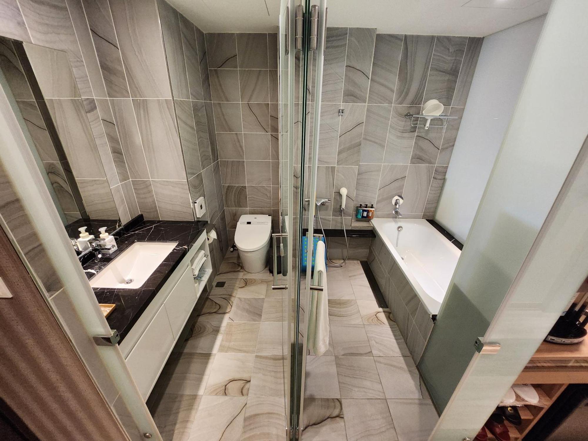 Bentley Hotel Чжунли Экстерьер фото